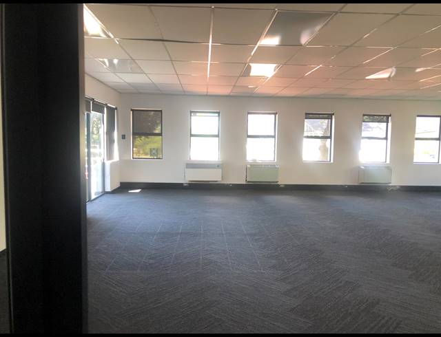 144M² OFFICE TO LET IN HYDE PARK